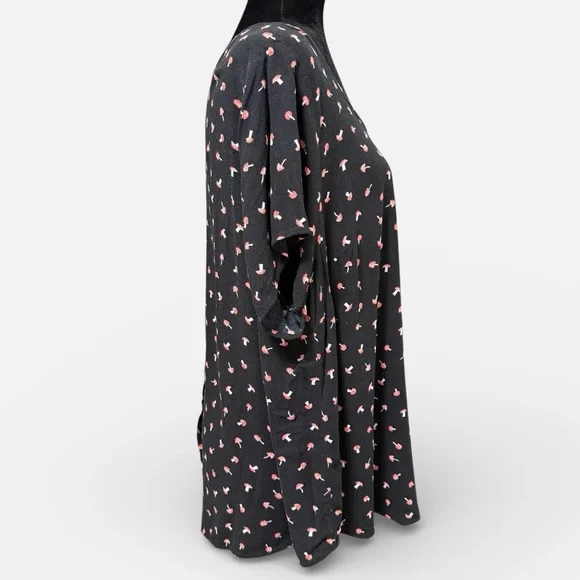 Torrid Abbey Blouse Black Mushroom Print Short Sleeve Size 1X - Picture 3 of 9